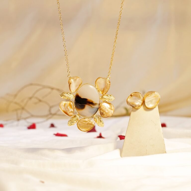 Marble Drift Mother of Pearl Gold-Dipped Ensemble