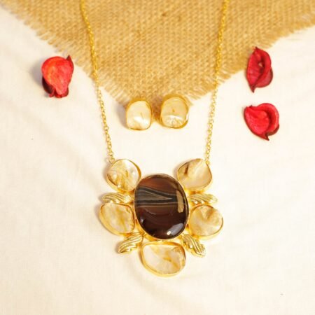 Twilight Vein Mother of Pearl Gold-Dipped Ensemble
