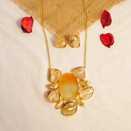Dusk Blush Mother of Pearl Gold-Dipped Ensemble