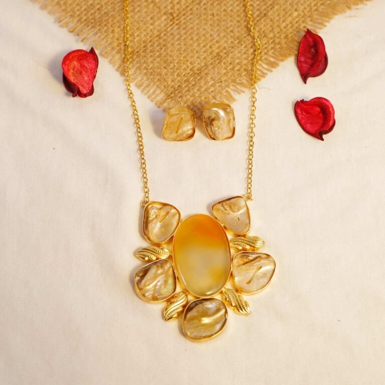Dusk Blush Mother of Pearl Gold-Dipped Ensemble