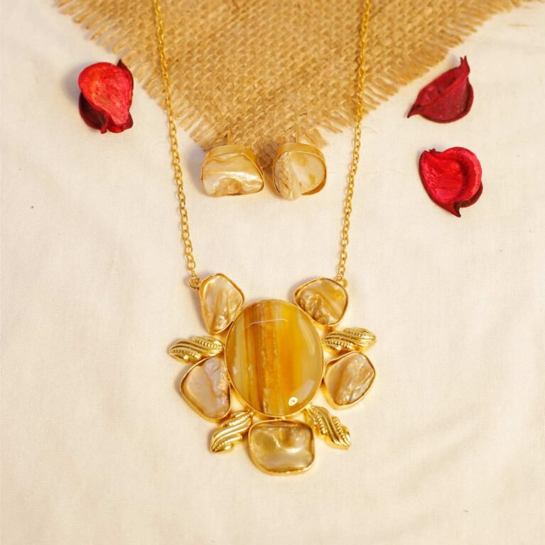 Sunbeam Vein Mother of Pearl Gold-Dipped Ensemble