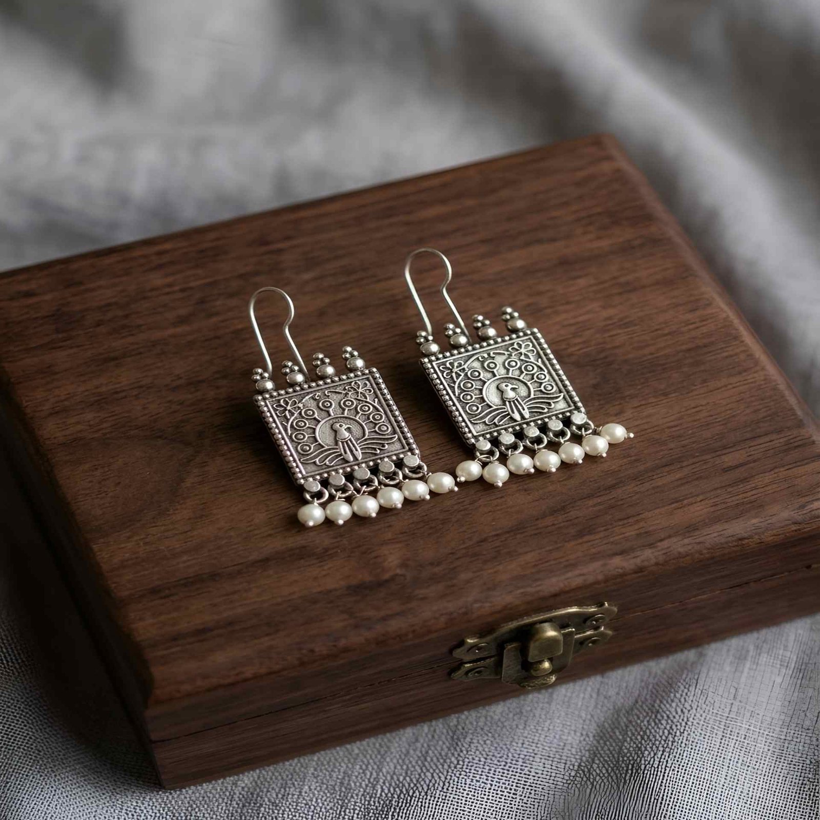 Plume Panel Pearl Earrings
